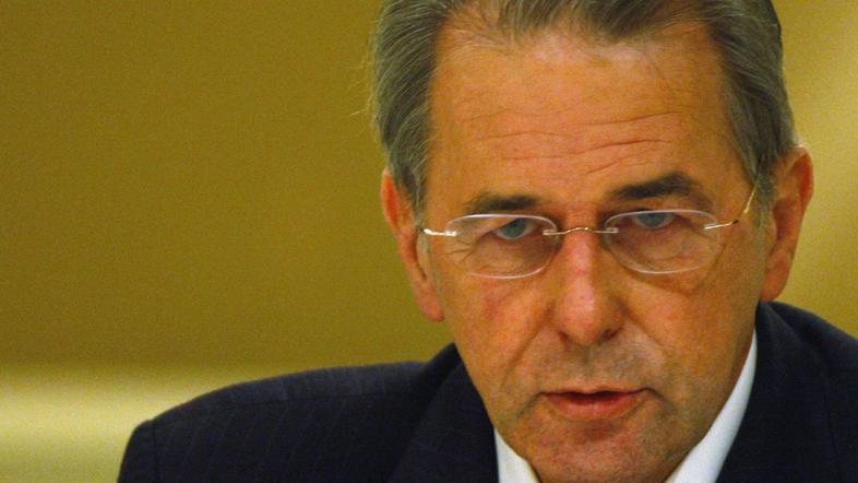 Predsednik Mednarodnega olimpijskega komiteja nasprotuje ženskim smučarskim skok