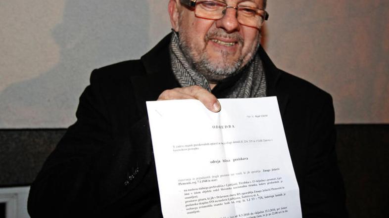 Zmago Jelinčič pravi, da gre za državni udar, ki ga pripravlja Kresalova. (Foto: