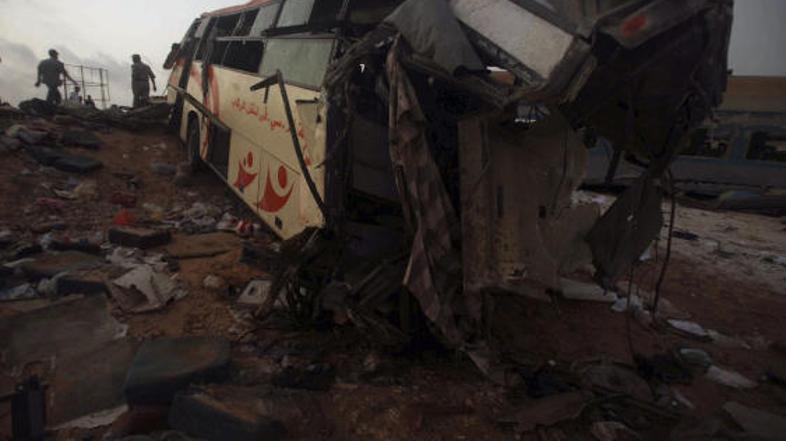 V nesrečo je bilo vpletenih več vozil.