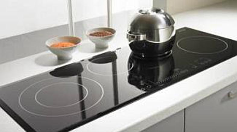 Nočete več razmišljati, kateri lonec postaviti spredaj in katerega zadaj? Igrajt