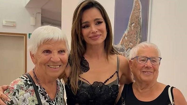 Severina z oboževalkama