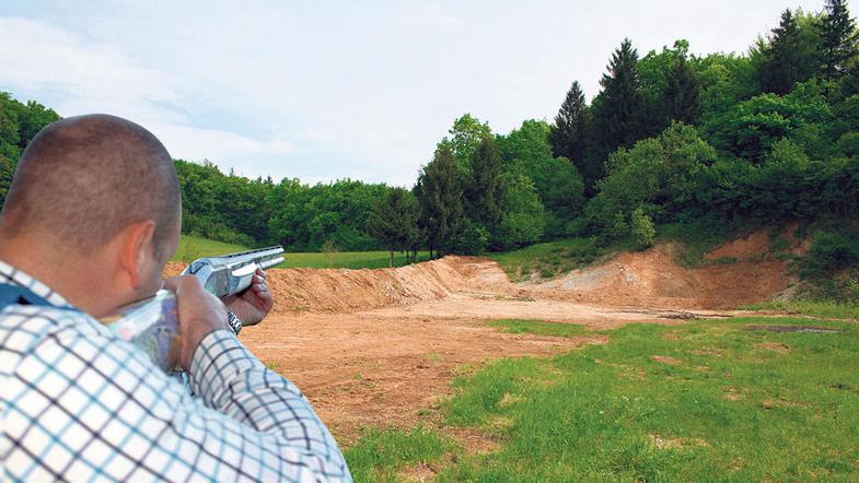 Da bi preprečili streljanje v peskokopu, so Zapužani podpisali peticijo. (Foto: 