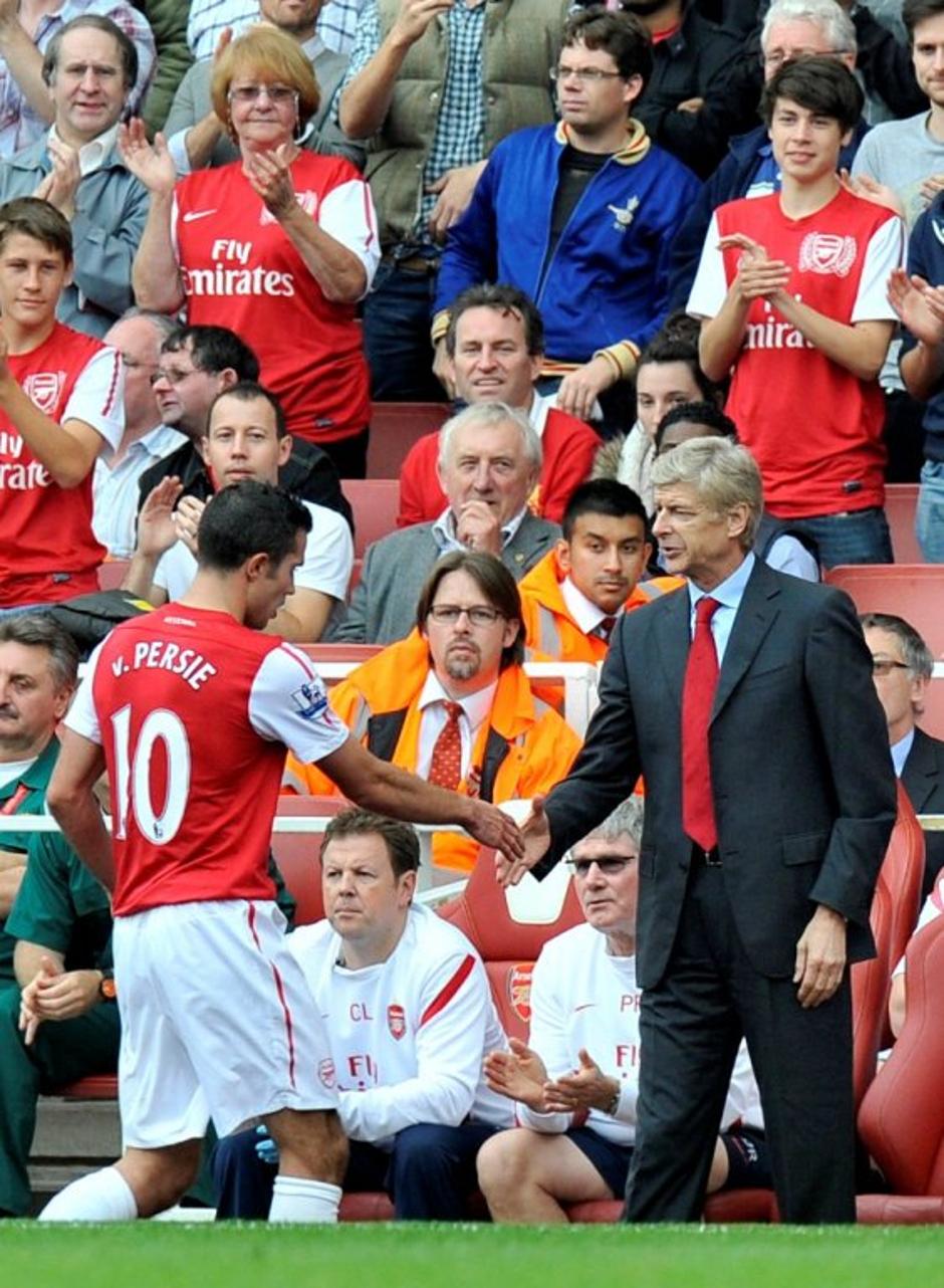 Van Persie Wenger Bolton Arsenal Premier League Anglija prvenstvo liga | Avtor: EPA