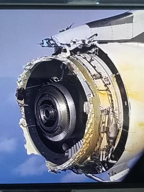 Uničen letalski motor na letu Air France