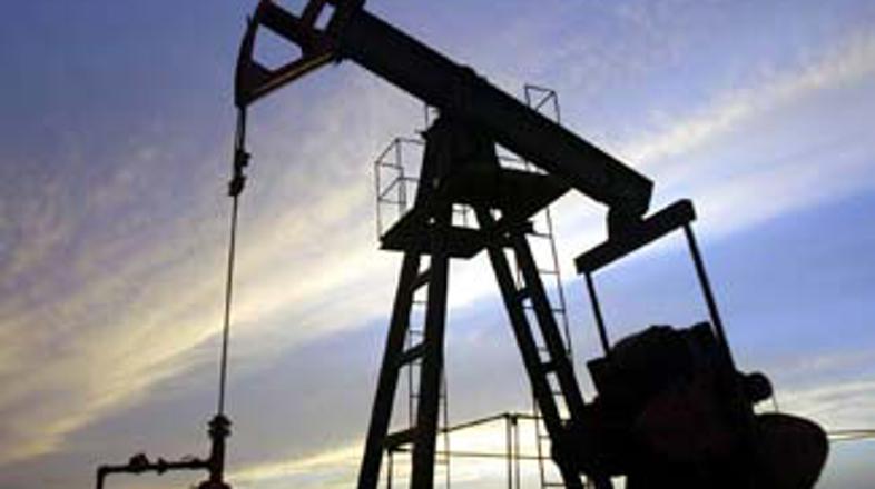 Strokovnjaki ne izključujejo možnosti višanja cene nafte, predvsem zaradi šibkeg