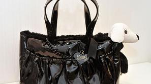 Torbica, v kateri ne moreš biti neopažen ...