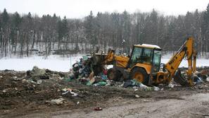 Možnosti, da na deponiji Globoko nastane center za ravnanje z odpadki, sta zdaj 