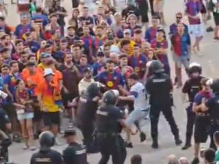 Barcelona navijač zastava Elche policija