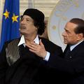 Gadafi je včeraj v pogovoru prijatelju Silviu Berlusconiju zatrdil, da je Libija