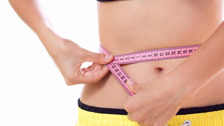 Zivljenje 27.02.14, hujsanje, trebuh, merjenje obsega, foto: shutterstock