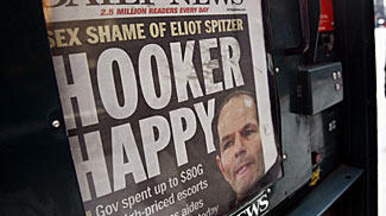 Časopisi so razgrabili novico o guvernerju, vpletenem v verigo prostitucije.