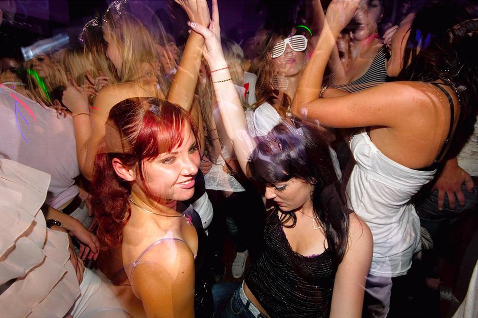 Girls & Boys gone wild v Bachusu