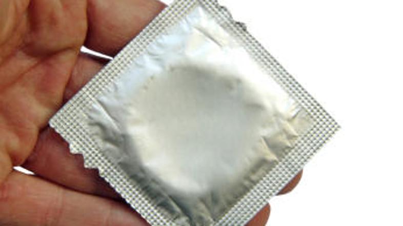 Sistematično preprečevanje neželjenih nosečnosti bi v štirih desetletjih znižalo