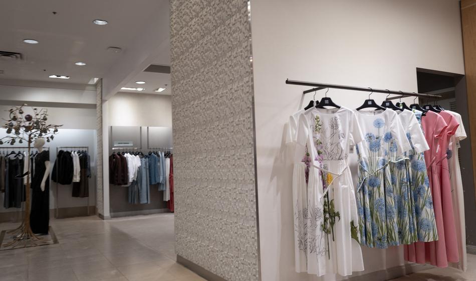 Po več kot stoletju luksuzna veleblagovnica pred propadom