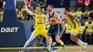 Švedska : Slovenija