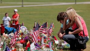 V tragičnem pokolu na univerzi Virginia Tech je umrlo 32 študentov in predavatel