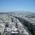 Takšen je pogled na grško prestolnico iz 19. nadstropja.