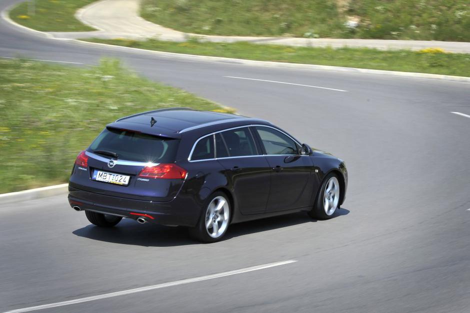 Opel insignia biturbo | Avtor: Anže Petkovšek