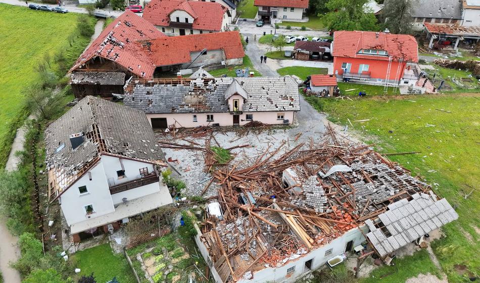 Apokaliptično neurje: "Niti ena hiša ni ostala nepoškodovana