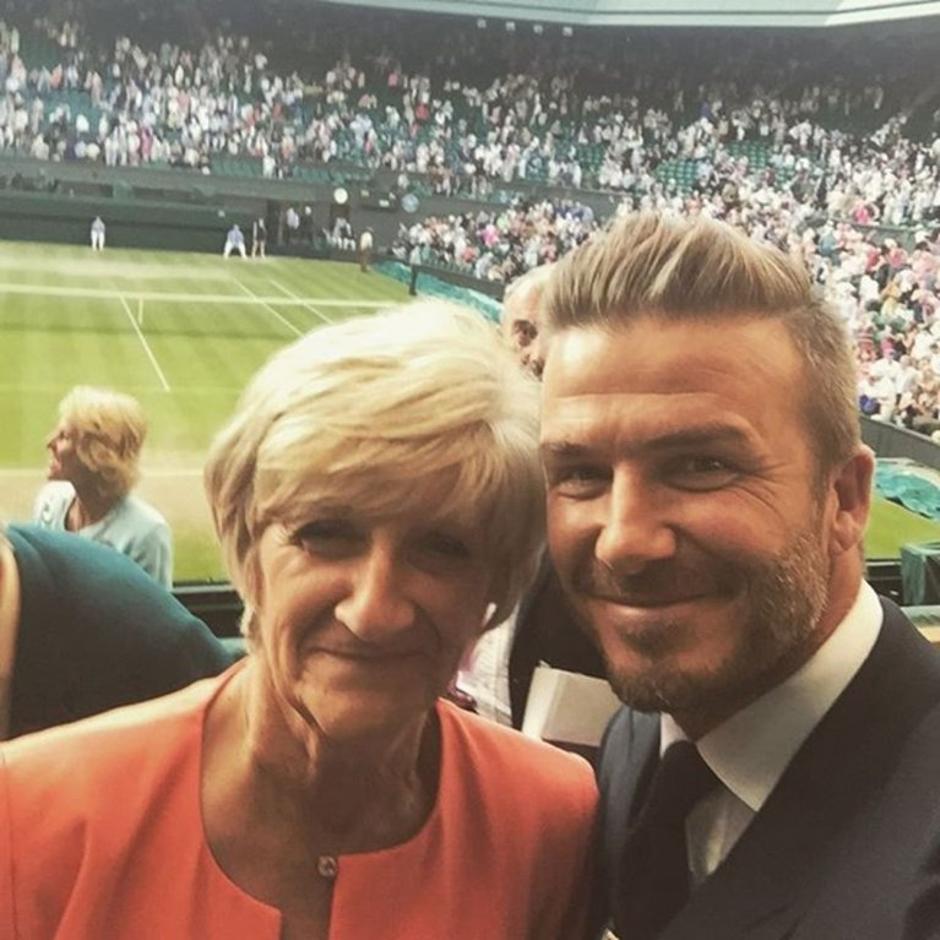 David Beckham in mama Sandra | Avtor: Profimedias