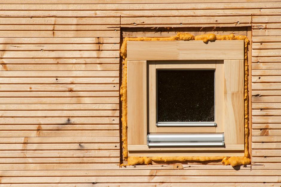 Vgradnja okna | Avtor: Profimedia - Montaža po sistemu RAL zagotavlja višjo toplotno izolativnost okna.