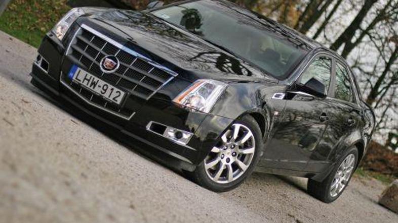 Všečna športna limuzina ne pušča dvomov o poreklu ter o dejstvu, da gre za model