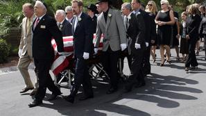 Tony Curtis, pogreb