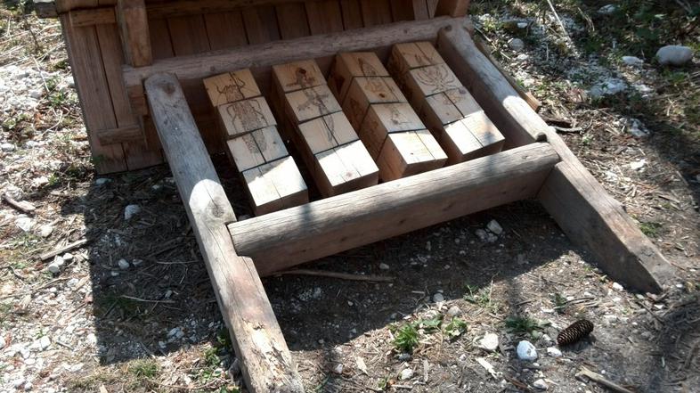 Poškodovana Zlatorogova pravljična dežela