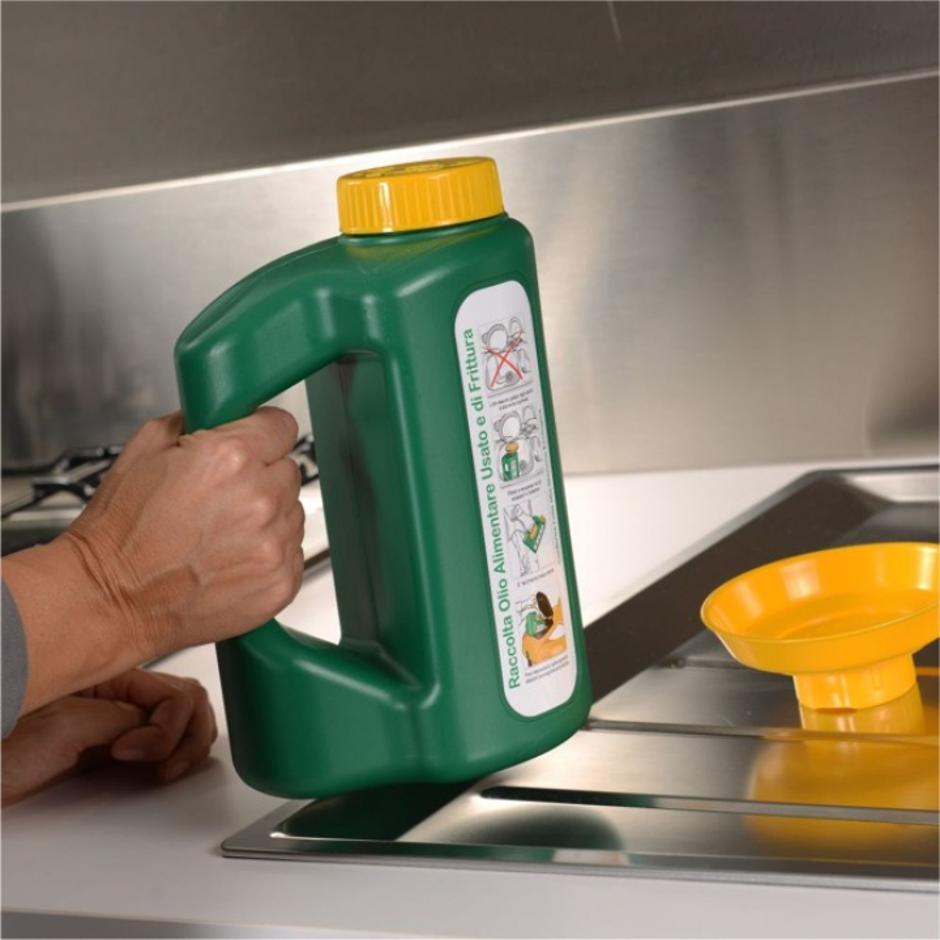 posodo za zbiranje olja | Avtor: Komunala Kranj