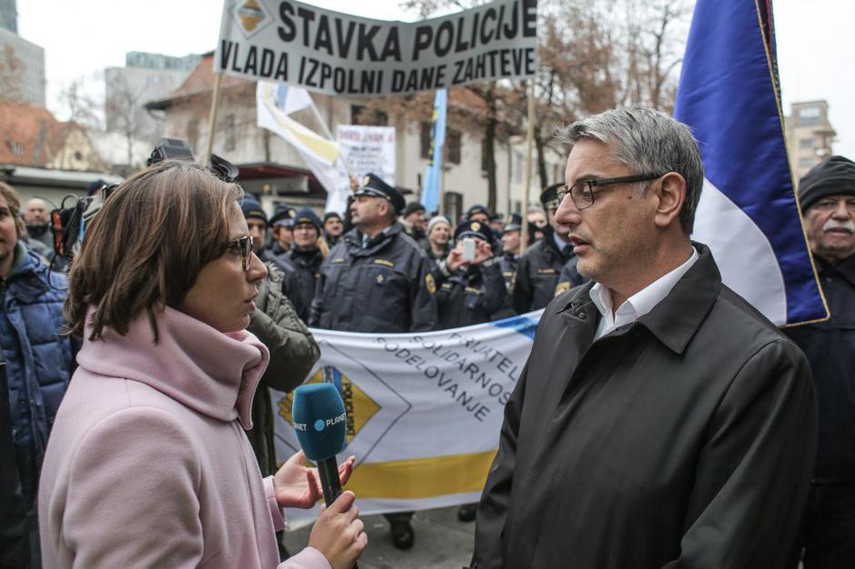 Shod policistov | Avtor: Saša Despot