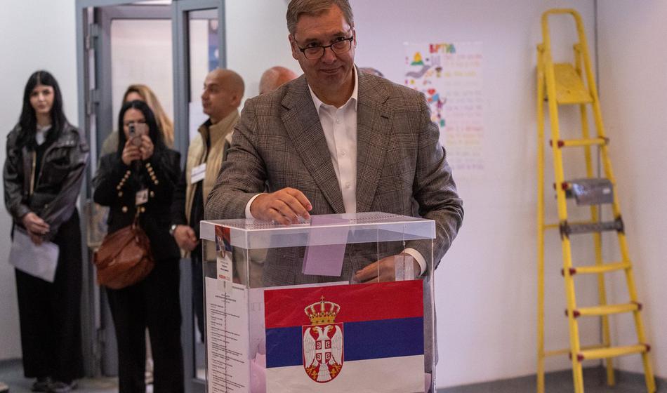Vučić priznal poraz na volitvah: "Študentska lista je zmagala"