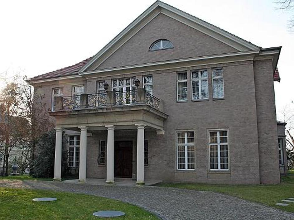 Iz Francije prihajajo v Nemčijo, vmes pa se ves čas vračajo v ZDA.