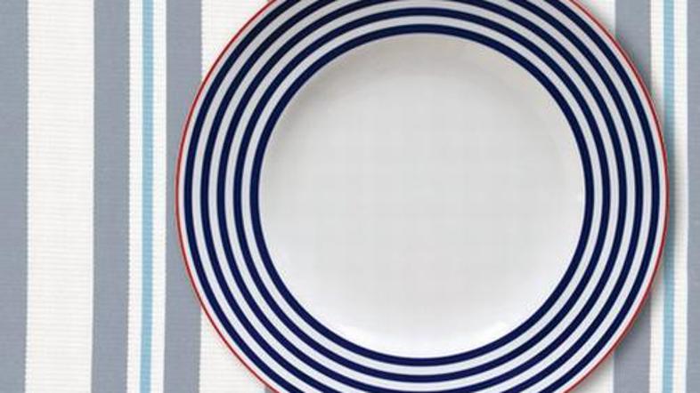 Črte na kuhinjski mizi!