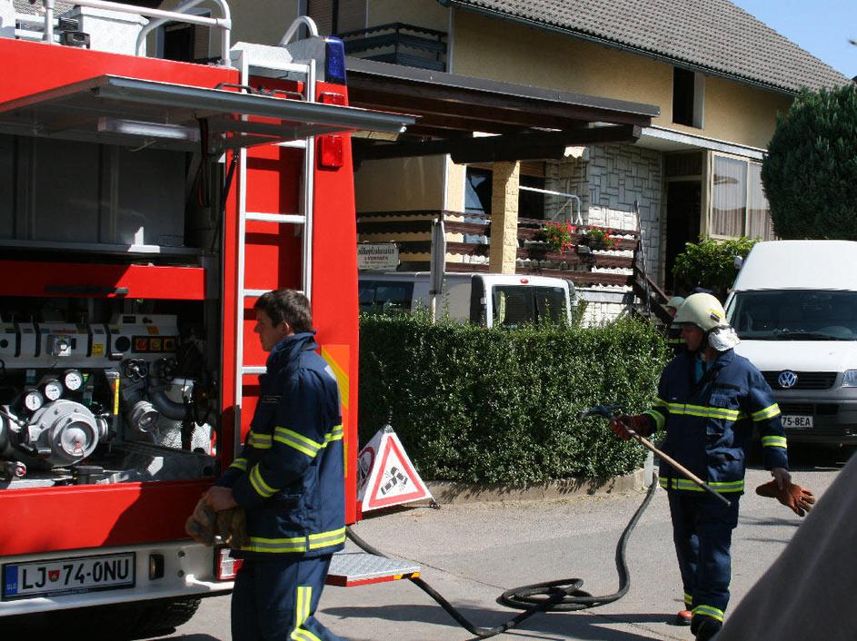 Zakaj je v hiši zagorelo, še ni znano.