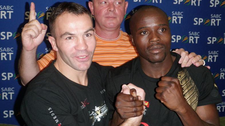 Dejan Zavec se v Johannesburgu že ves teden pripravlja na dvoboj z aktualnim sve