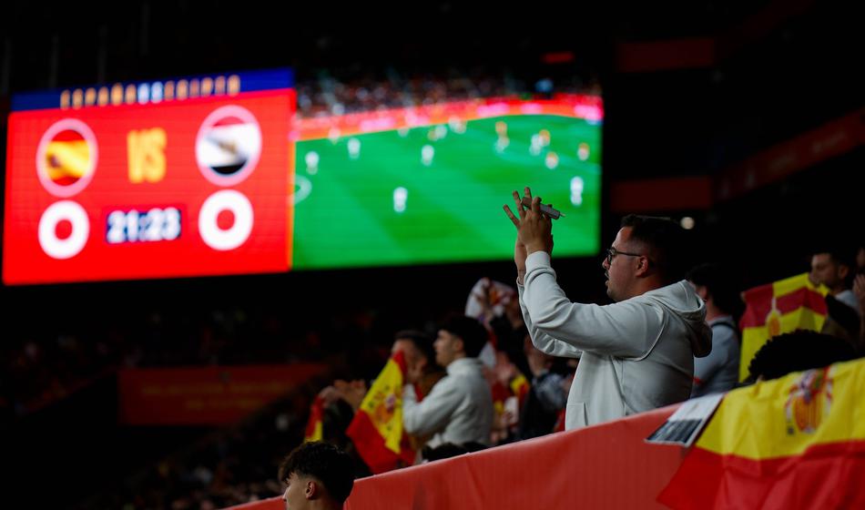 Večer sramote s ksenofobično predelavo "Kdor ne skače, ni Sloven'c"