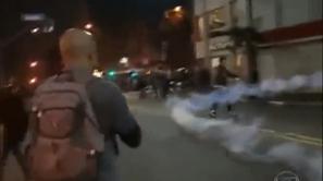 Brazilija protestnik solzivec pločevinka volej udarec