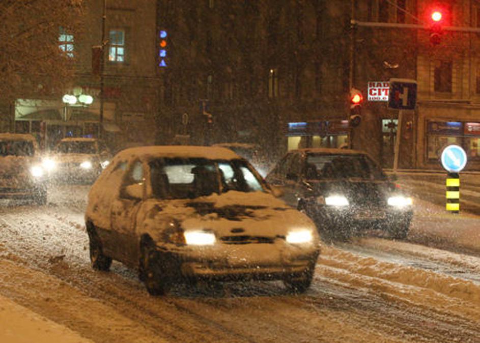 Letošnja zima je prinesla veliko snega in s tem težave na slovenskih cestah.