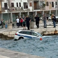 Policijski avtomobil morje