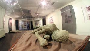 Trupla prebivalcev Pompejev so ostala izjemno dobro ohranjena. (Foto: EPA)