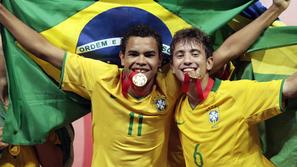 Med igralci, ki počasi trkajo na vrata članske reprezentance, je tudi Dentinho (