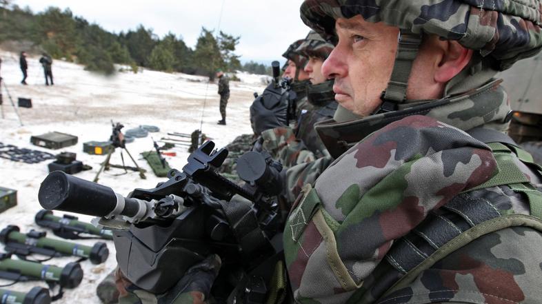 slovenija 18.12.07 vojaki, postroj, slovenska vojska; foto: Sasa Despot