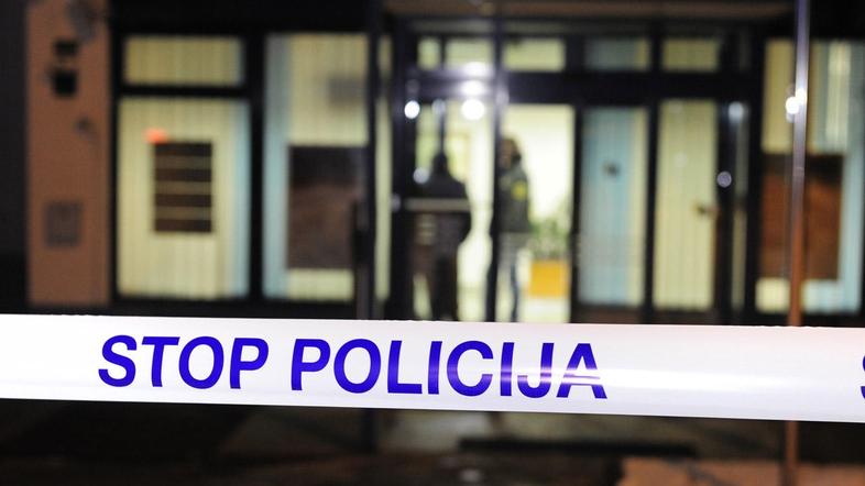 rop, banka Celje, šempeter, policija, policijski trak, banka, noč