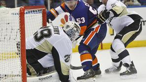 new york islanders pittsburgh pinguins casey cizikas
