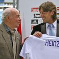 Alfredo Di Stefano, častni predsednik Reala, in njegov rojak, nogometaš Gabriel 