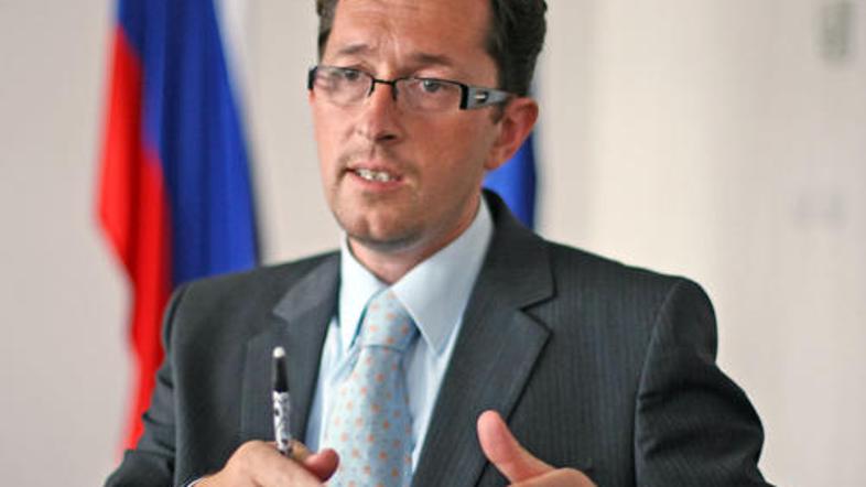 Če na referendumu udeležba ne bo zadostna, naj stroške referenduma nosijo predla