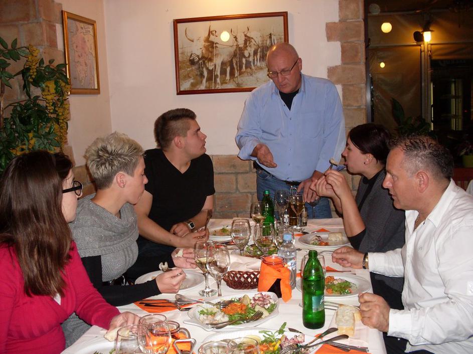 gostilna išče šefa