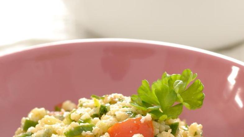 Kuskus je testenina, ki se izdeluje iz trde pšenice. (Foto: Shutterstock)