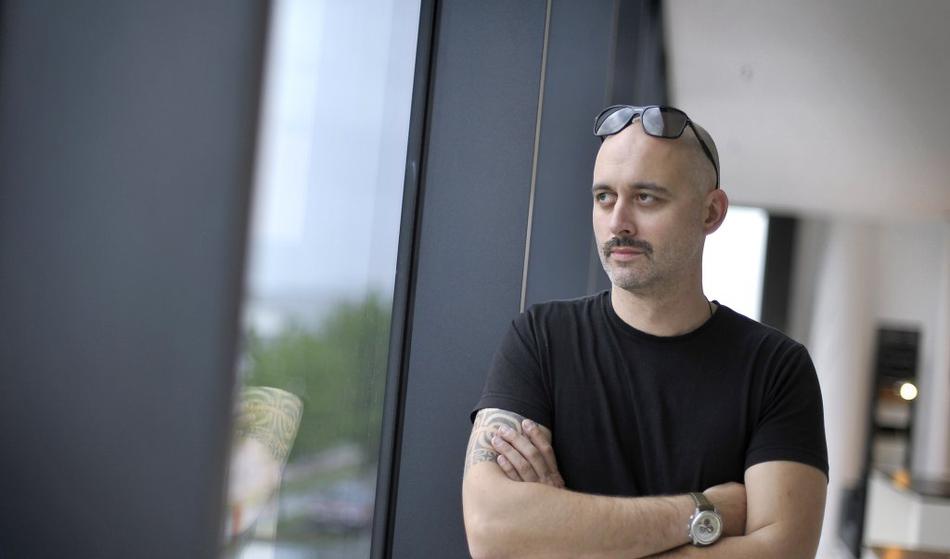 Aleš Bravničar odgovoril, ali bi svojima hčerama dovolil golo fotografiranje