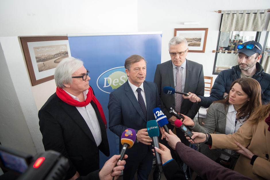 DeSus | Avtor: Anže Petkovšek